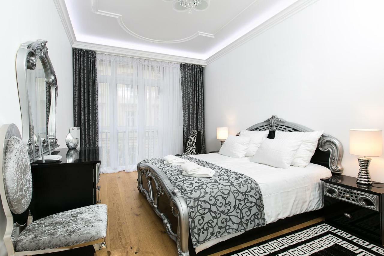 Old Town Cristal Apartment By Otium Krasków Eksteriør bilde