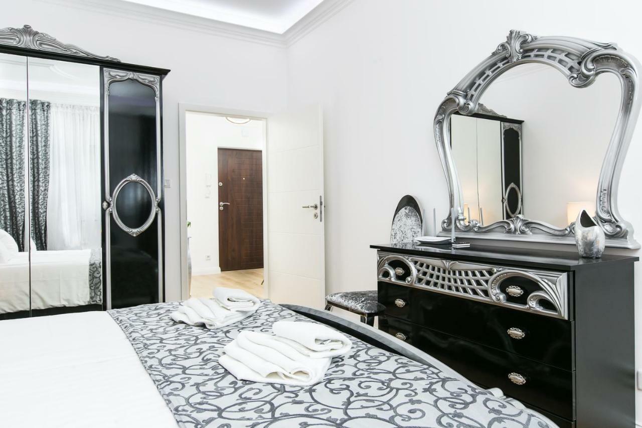 Old Town Cristal Apartment By Otium Krasków Eksteriør bilde